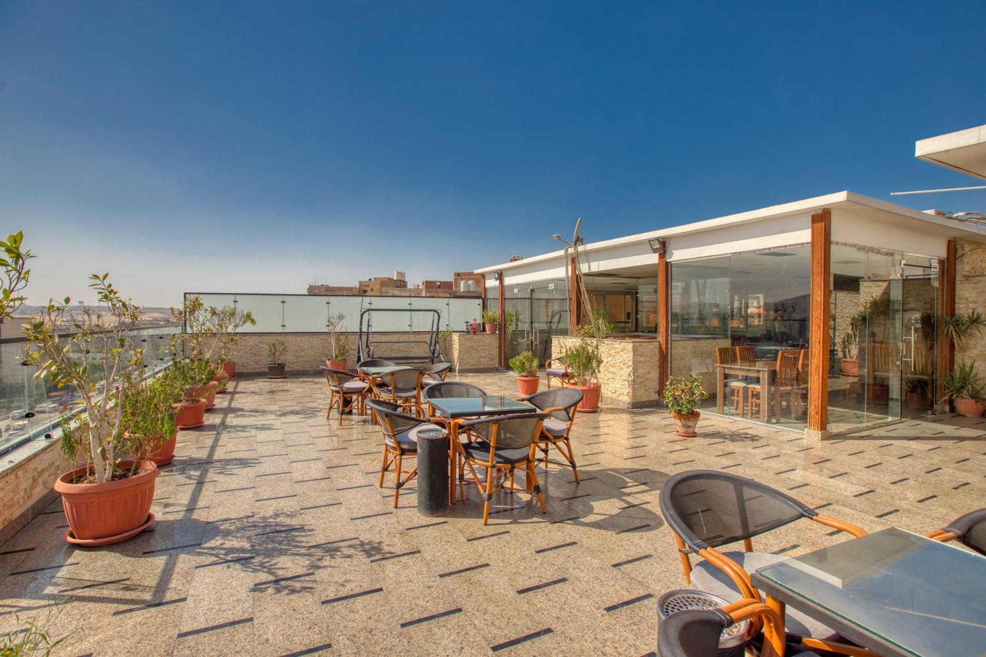 New Top Pyramids Hotel